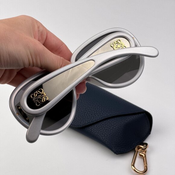 Loewe x Paula’s Ibiza Sunglasses – Metallic White Pilot Gold Mirror LW40132I 24C - Picture 3 of 11